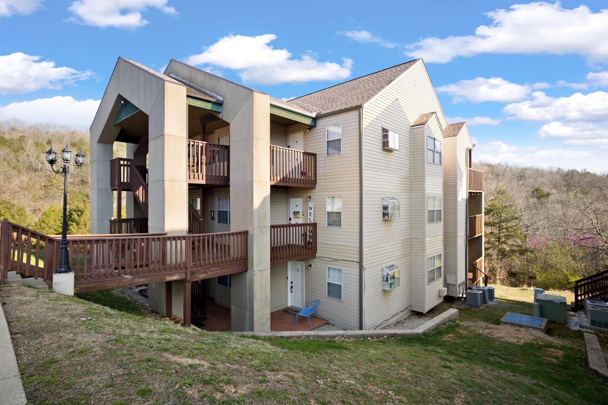 Walk-In, No Stairs Condo, Pets Welcome, 4 Mins To Silver Dollar City, 14 Mins To Ball Park Of America, Amazing Ozark Mountian Views Branson Exterior photo
