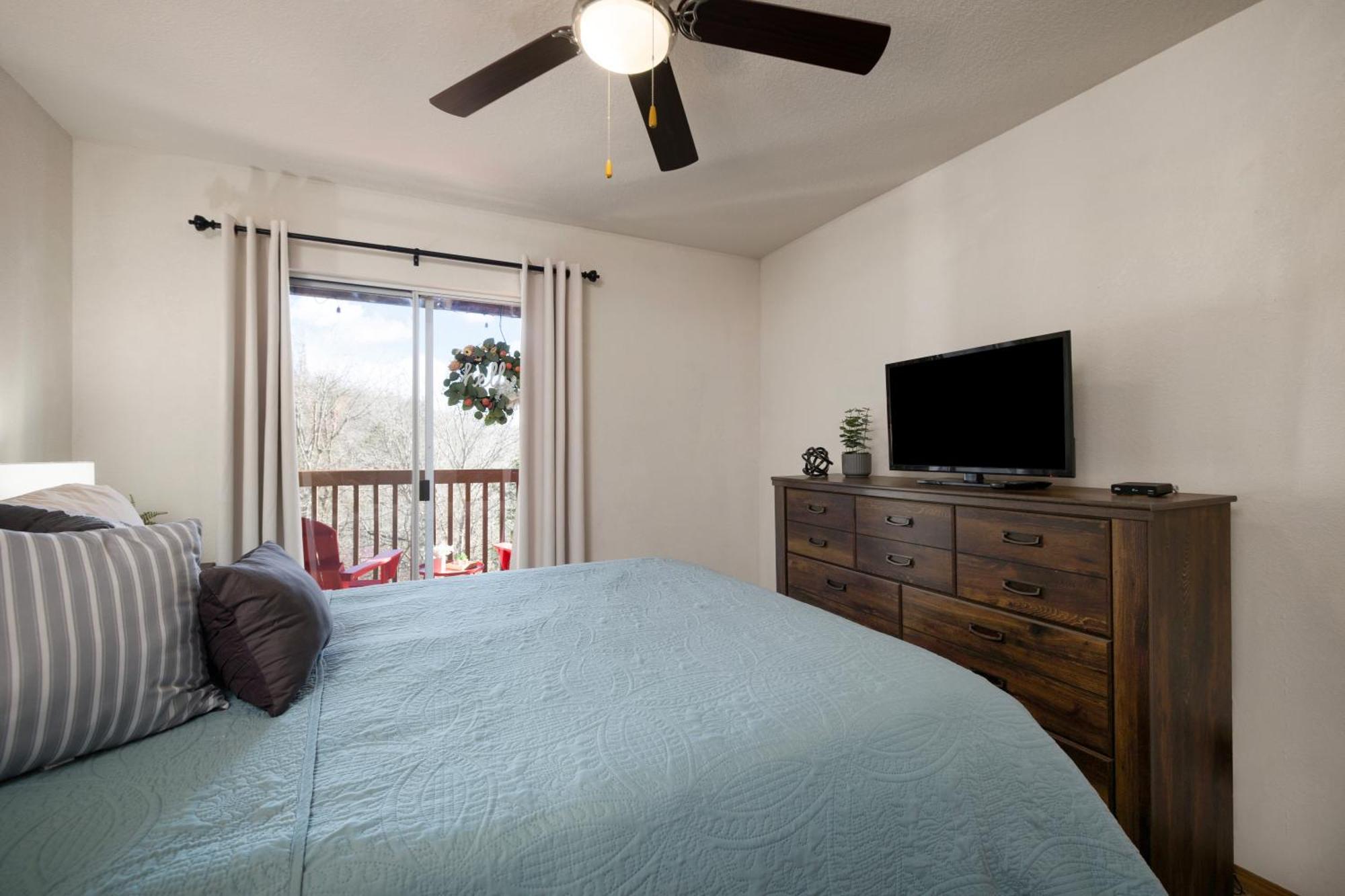 Walk-In, No Stairs Condo, Pets Welcome, 4 Mins To Silver Dollar City, 14 Mins To Ball Park Of America, Amazing Ozark Mountian Views Branson Exterior photo
