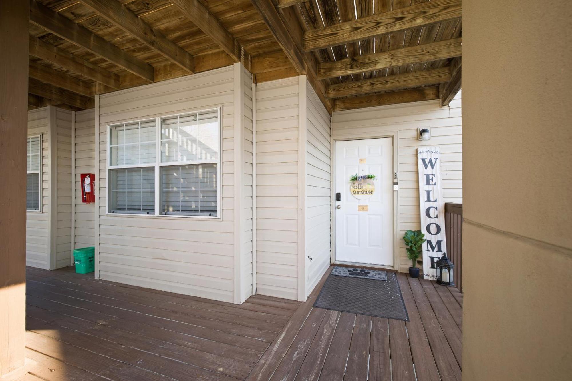 Walk-In, No Stairs Condo, Pets Welcome, 4 Mins To Silver Dollar City, 14 Mins To Ball Park Of America, Amazing Ozark Mountian Views Branson Exterior photo