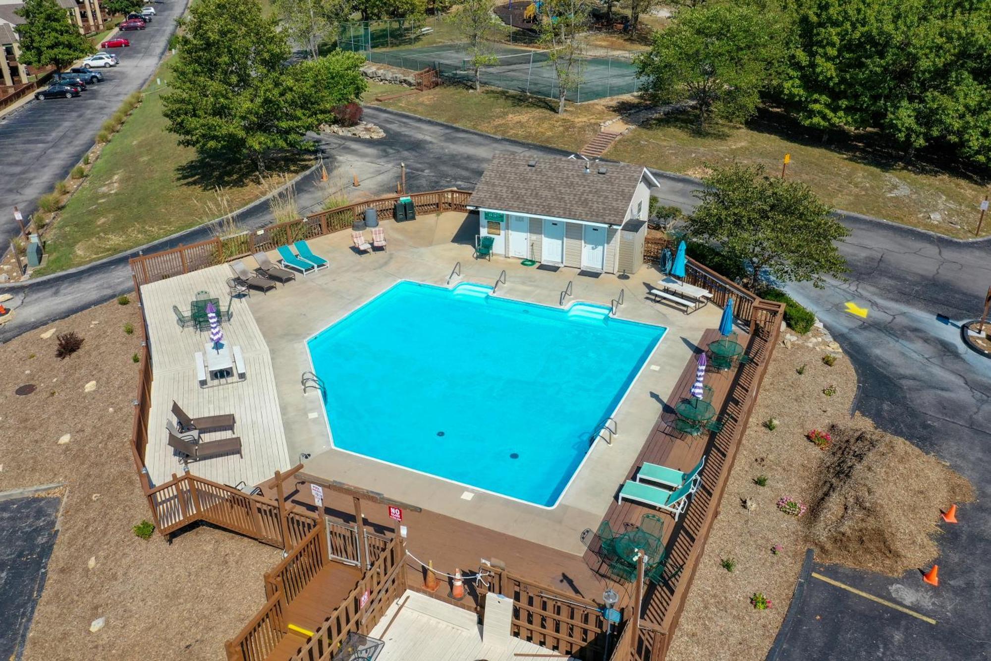 Walk-In, No Stairs Condo, Pets Welcome, 4 Mins To Silver Dollar City, 14 Mins To Ball Park Of America, Amazing Ozark Mountian Views Branson Exterior photo